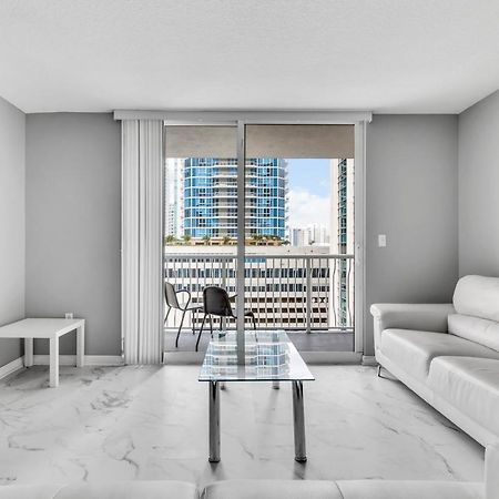 The Club At Brickell Bay Luxury Suites Майами Экстерьер фото